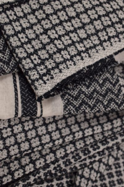 sarf poncho black:white 10