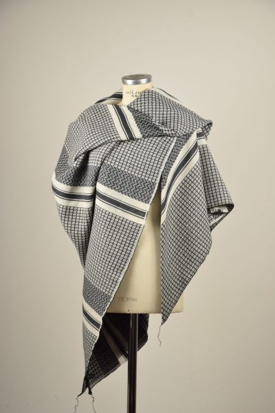 sarf poncho black:white 3