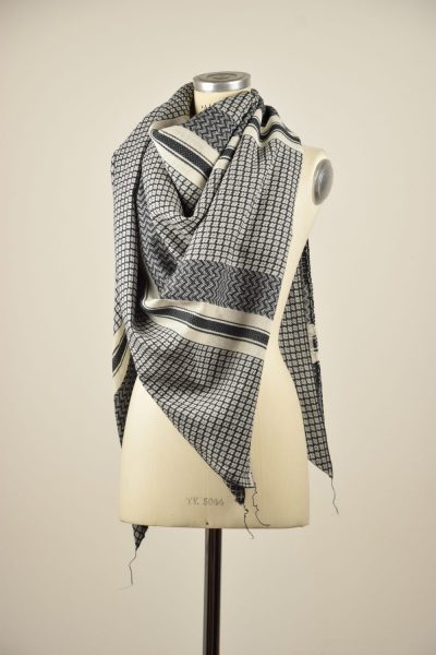 sarf poncho black:white 4